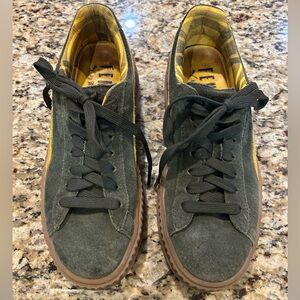 Fenty Beauty by Puma Rihanna green suede men’s 7 women’s 9.5 excellent condition